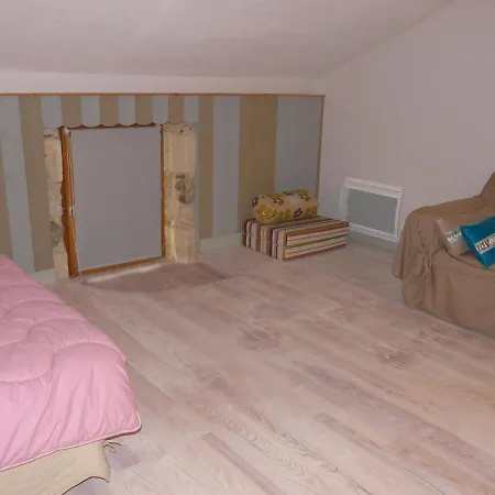 Bed & Breakfast F.erme Renovee Au Milieu D'un Jardin Paysager